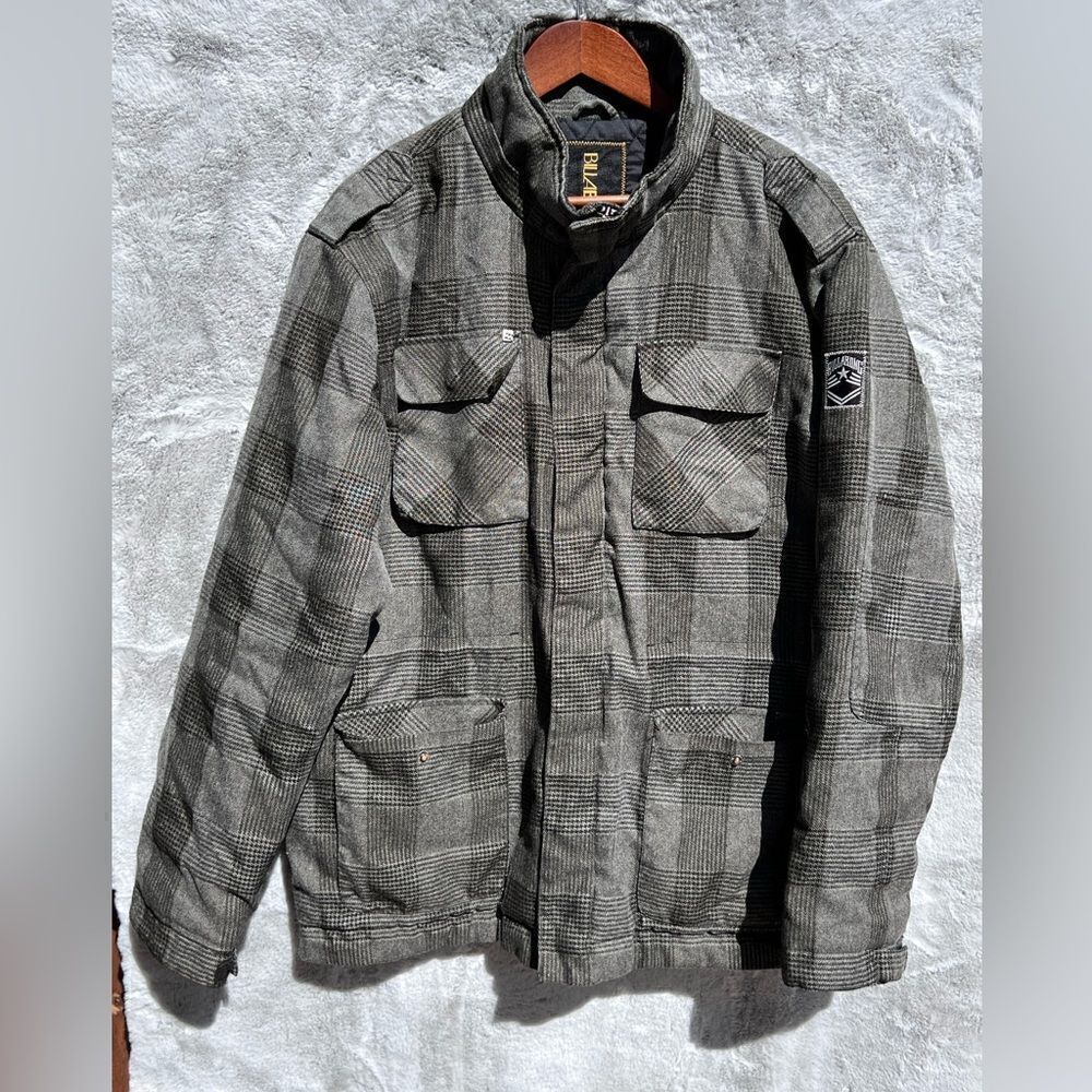 EUC Billabong warm winter coat with quilted interior Size M